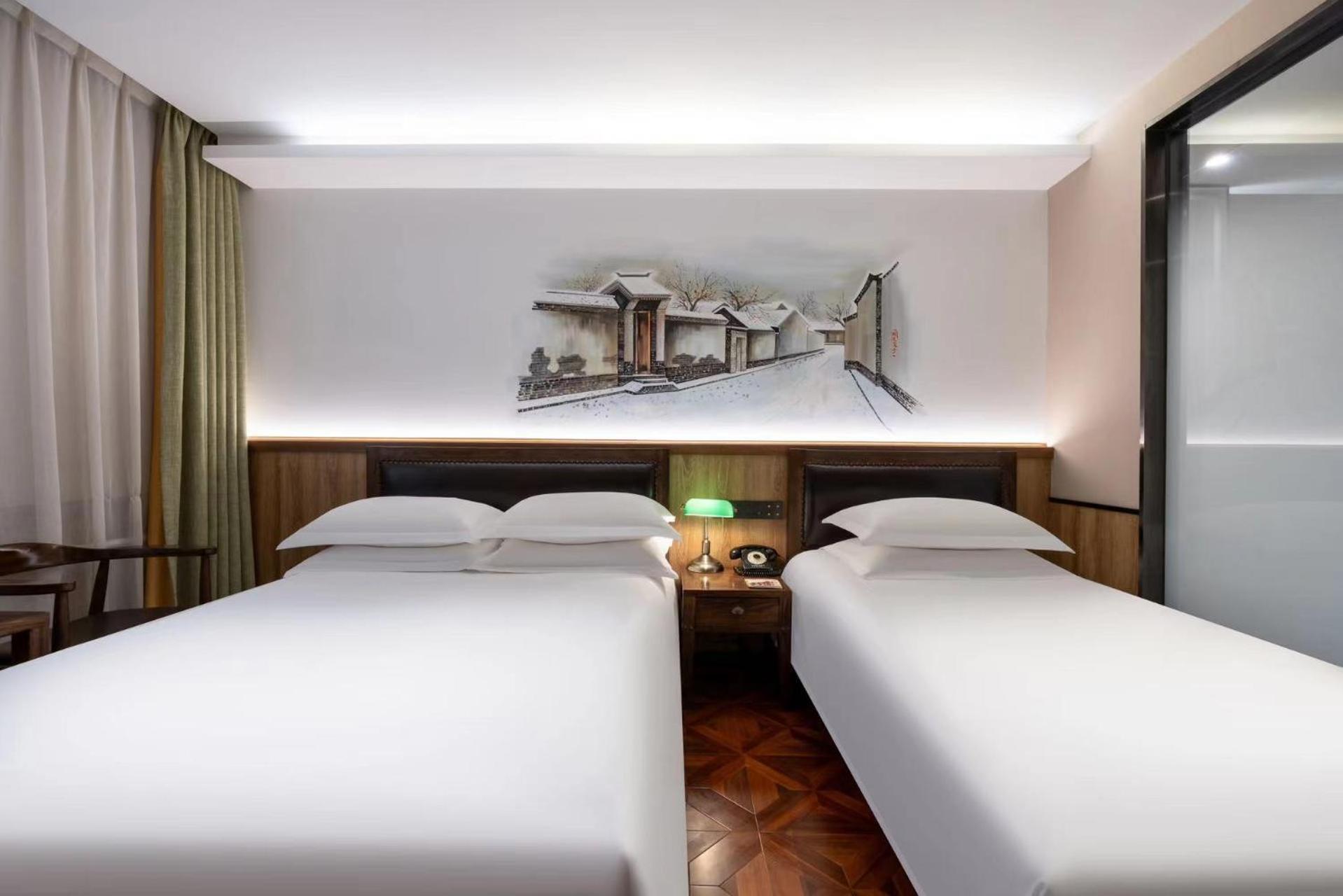 Nost Algia Hotel Near Beijing Panjiayuan Antique Market- Beijing Happy Valley, Cbd, China Zun And Sanlitun, Tian'Anmen Square, Free Ice Cream, Mineral Water, Coffee, Snacks And Laundry Service, Free Gymnastic, English Communication Well Εξωτερικό φωτογραφία