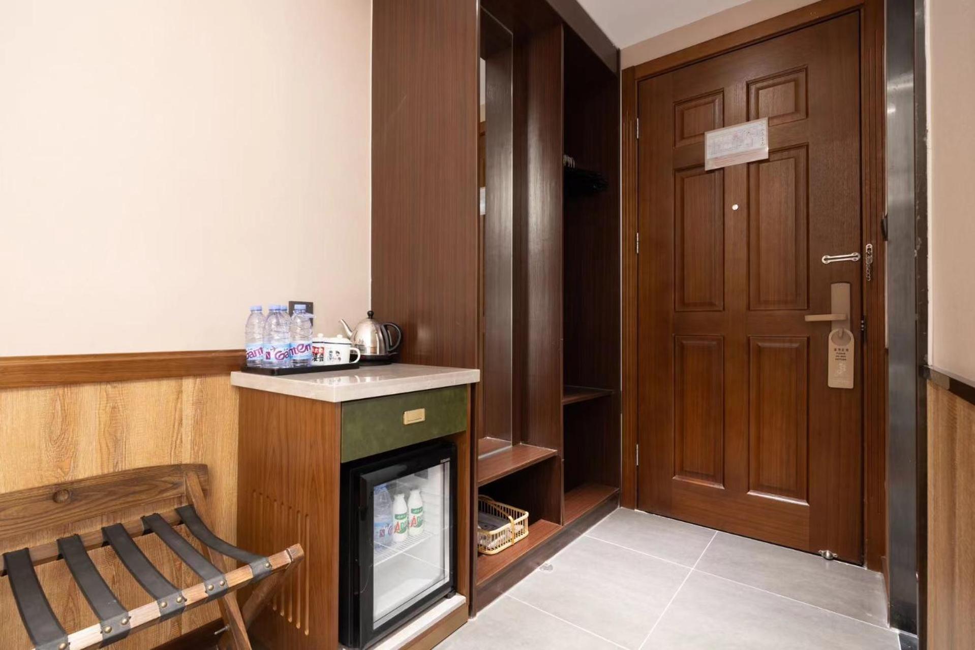 Nost Algia Hotel Near Beijing Panjiayuan Antique Market- Beijing Happy Valley, Cbd, China Zun And Sanlitun, Tian'Anmen Square, Free Ice Cream, Mineral Water, Coffee, Snacks And Laundry Service, Free Gymnastic, English Communication Well Εξωτερικό φωτογραφία