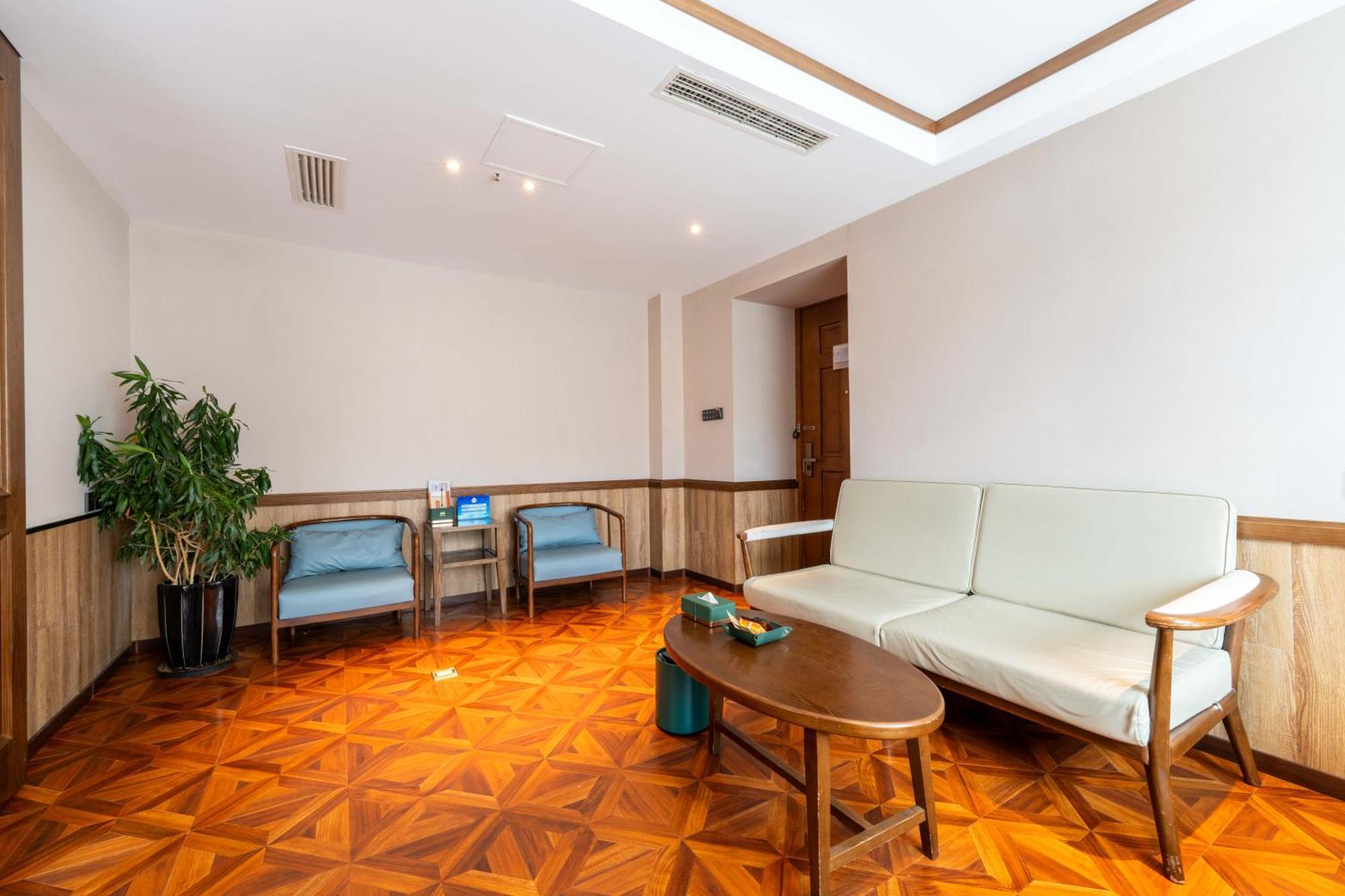 Nost Algia Hotel Near Beijing Panjiayuan Antique Market- Beijing Happy Valley, Cbd, China Zun And Sanlitun, Tian'Anmen Square, Free Ice Cream, Mineral Water, Coffee, Snacks And Laundry Service, Free Gymnastic, English Communication Well Εξωτερικό φωτογραφία