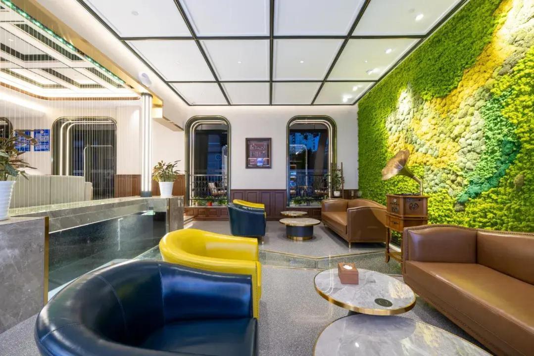 Nost Algia Hotel Near Beijing Panjiayuan Antique Market- Beijing Happy Valley, Cbd, China Zun And Sanlitun, Tian'Anmen Square, Free Ice Cream, Mineral Water, Coffee, Snacks And Laundry Service, Free Gymnastic, English Communication Well Εξωτερικό φωτογραφία