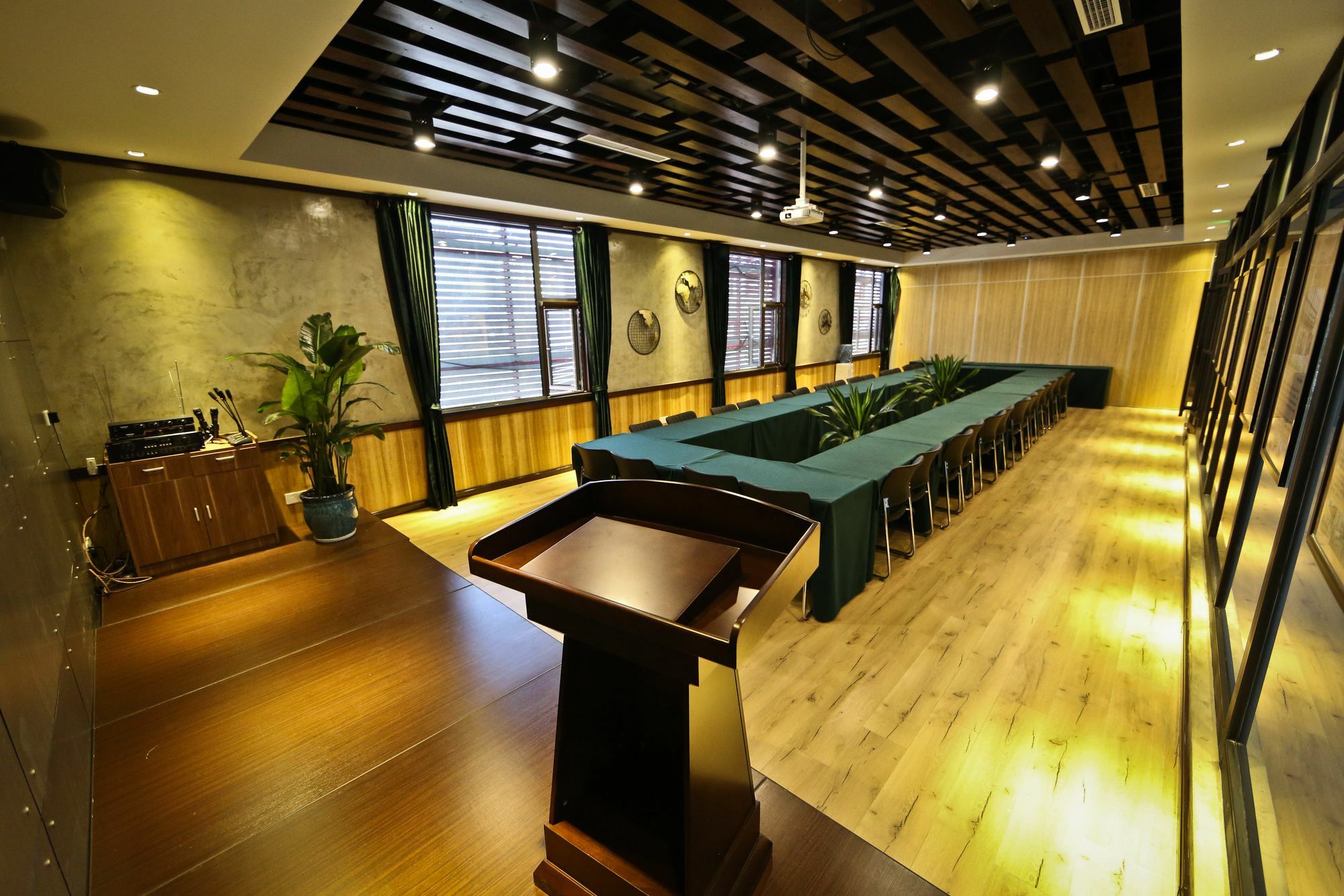 Nost Algia Hotel Near Beijing Panjiayuan Antique Market- Beijing Happy Valley, Cbd, China Zun And Sanlitun, Tian'Anmen Square, Free Ice Cream, Mineral Water, Coffee, Snacks And Laundry Service, Free Gymnastic, English Communication Well Εξωτερικό φωτογραφία